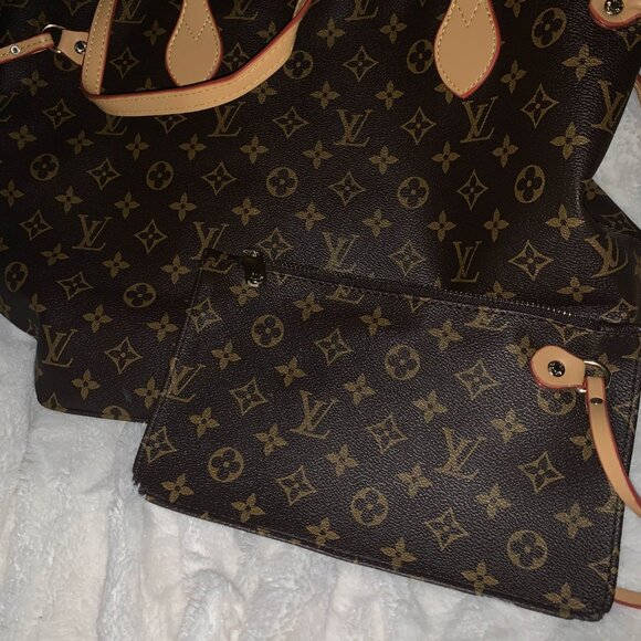 Louis Vuitton Wristlet Pouch - Picture 7 of 9